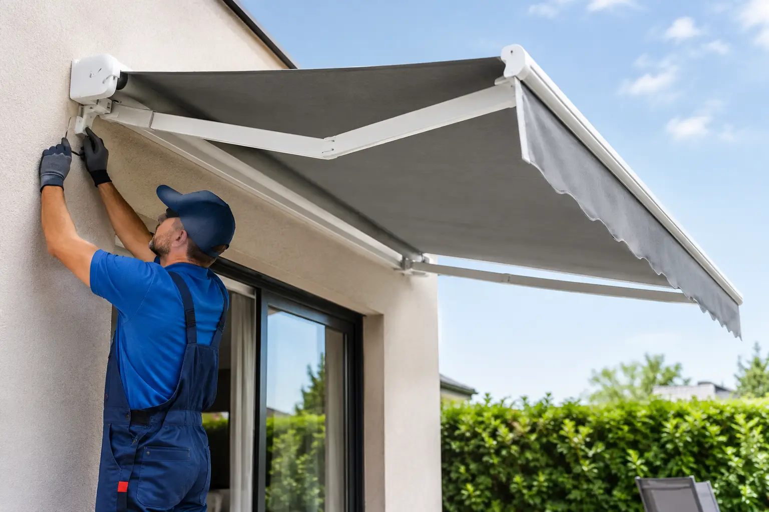 Como instalar toldo de parede com segurança